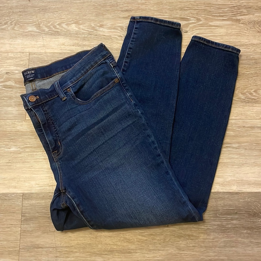 J Crew 8” mid-rise skinny jeans size 32